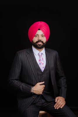 Portrait of Gurpreet Singh, Associate.